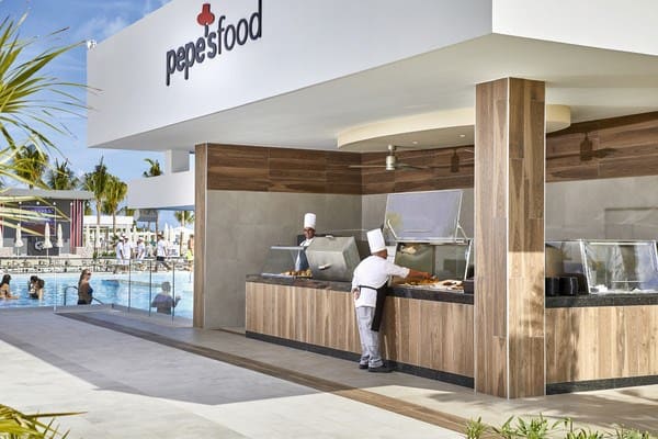 (RIU PALACE COSTA MUJERES OCTUBRE)